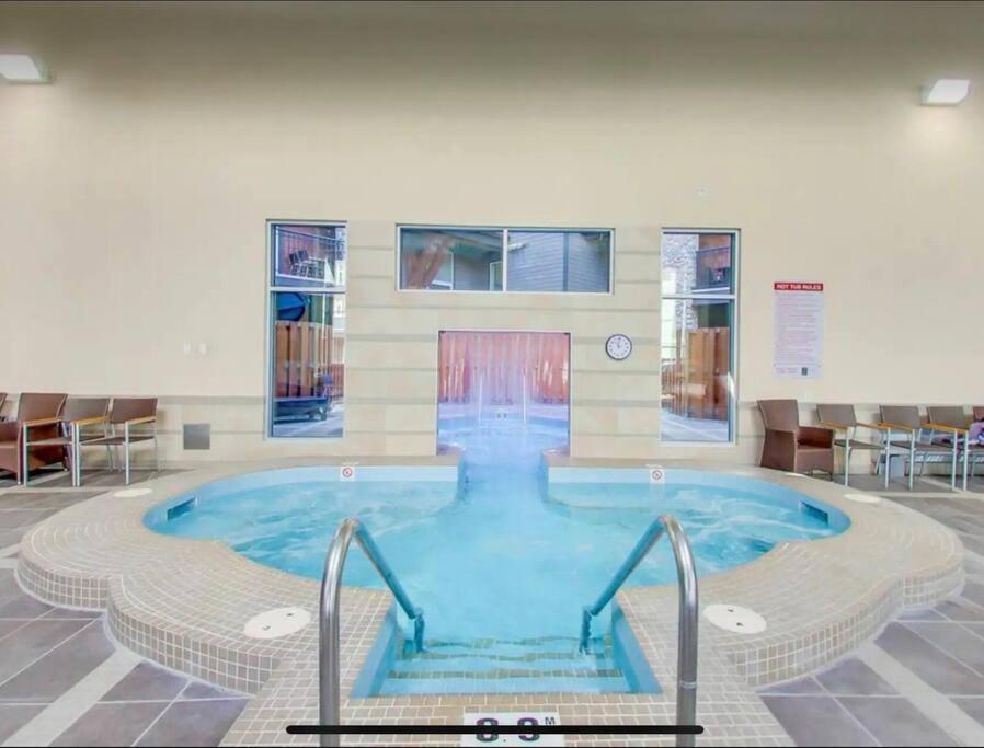 קאנמור Cozy One Bedroom Condo With Indoor Pool And Hottub מראה חיצוני תמונה